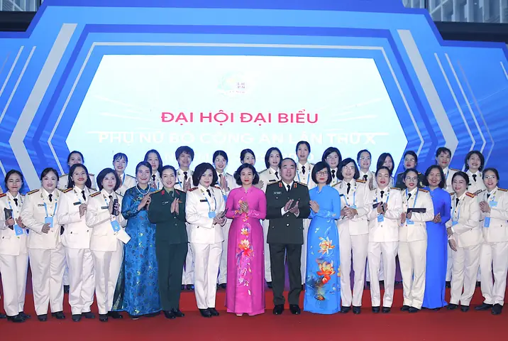 Tướng Phụ Nữ Trán Hội
