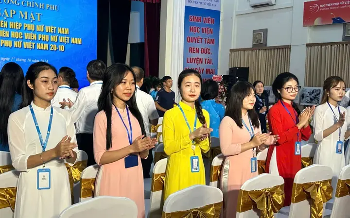 Tướng Phụ Nữ Trẻ Hơn Tuổi
