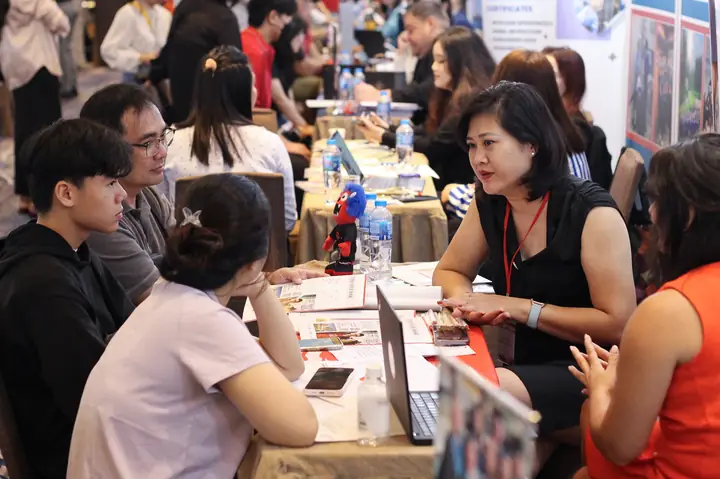 Tướng Phụ Nữ Trẻ Hơn Tuổi