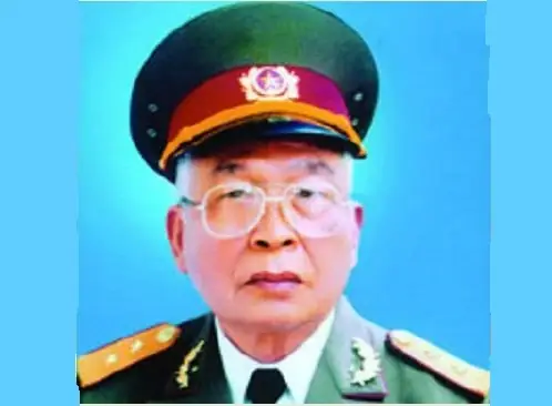 Tướng Sùng Lãm Và Hoàng Đan