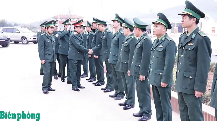 Tướng Tay Cán Và
