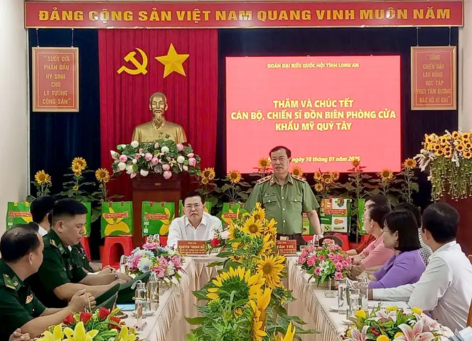 Tướng Tay Cán Và