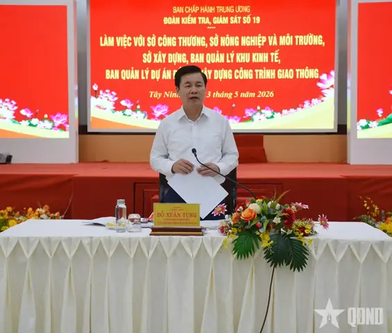 Tướng Tay Làm Chủ