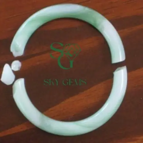 Vỡ Vòng Ngọc La Điềm Gì